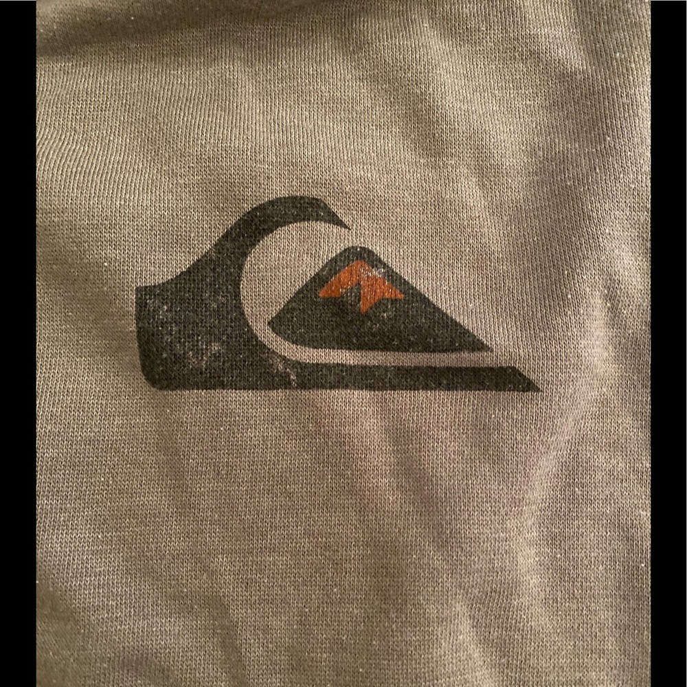 Mens Quicksilver  brand sweatshirt and T-shirt - Picture 5 of 8
